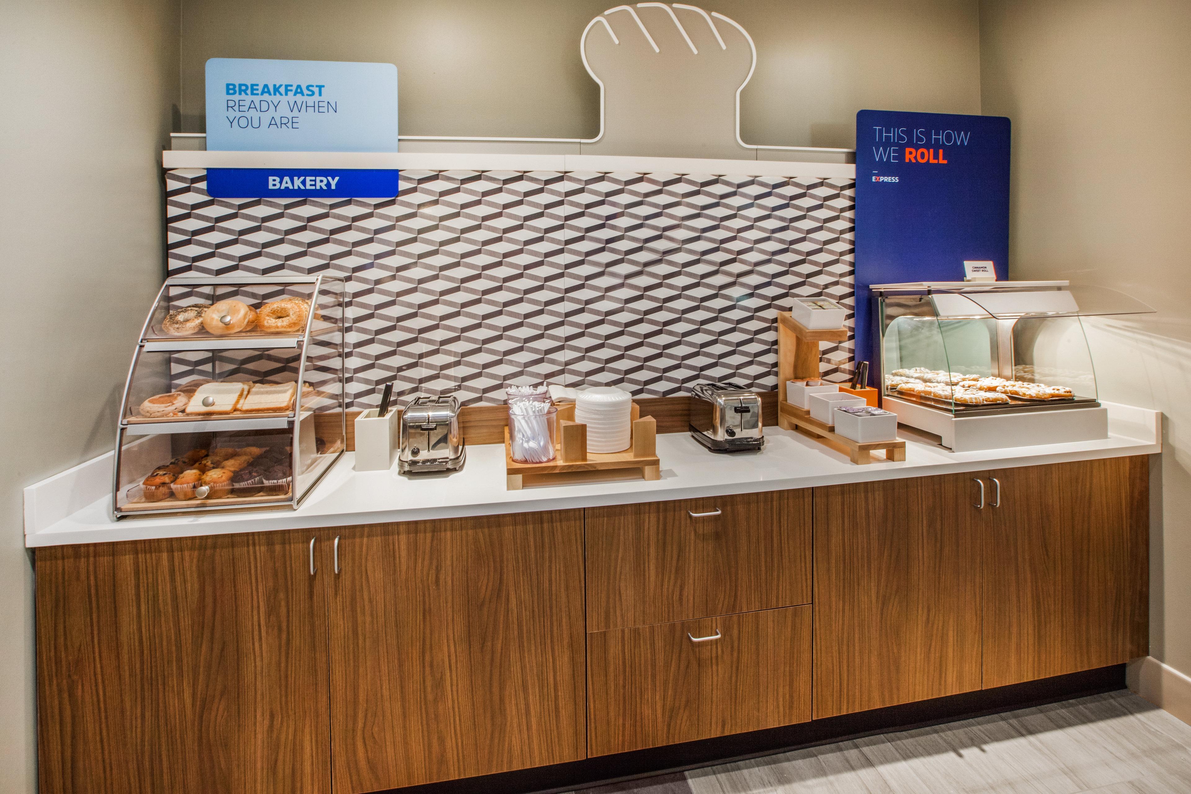 Holiday Inn Express & Suites Vaughan-Southwest By Ihg Extérieur photo