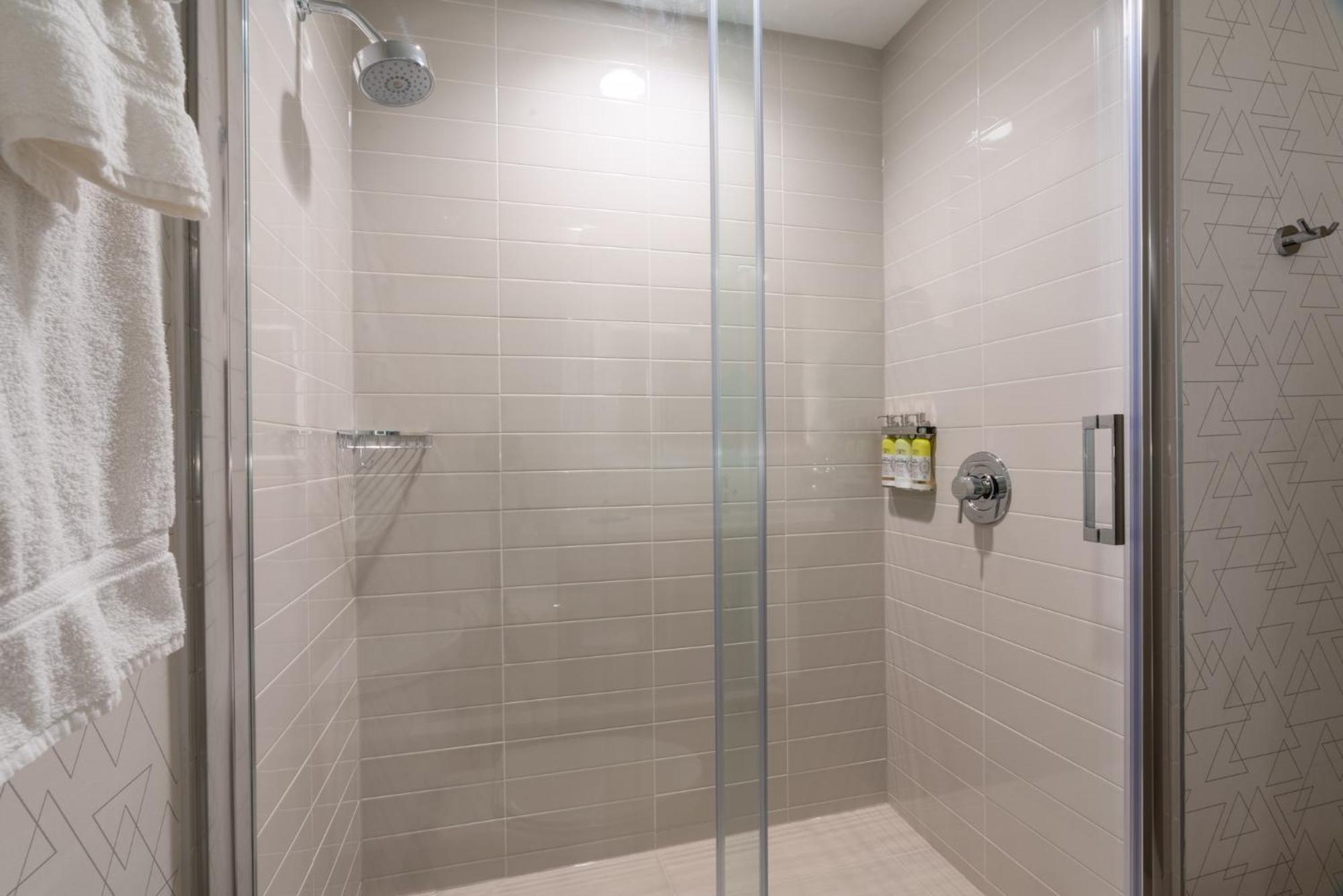Holiday Inn Express & Suites Vaughan-Southwest By Ihg Extérieur photo