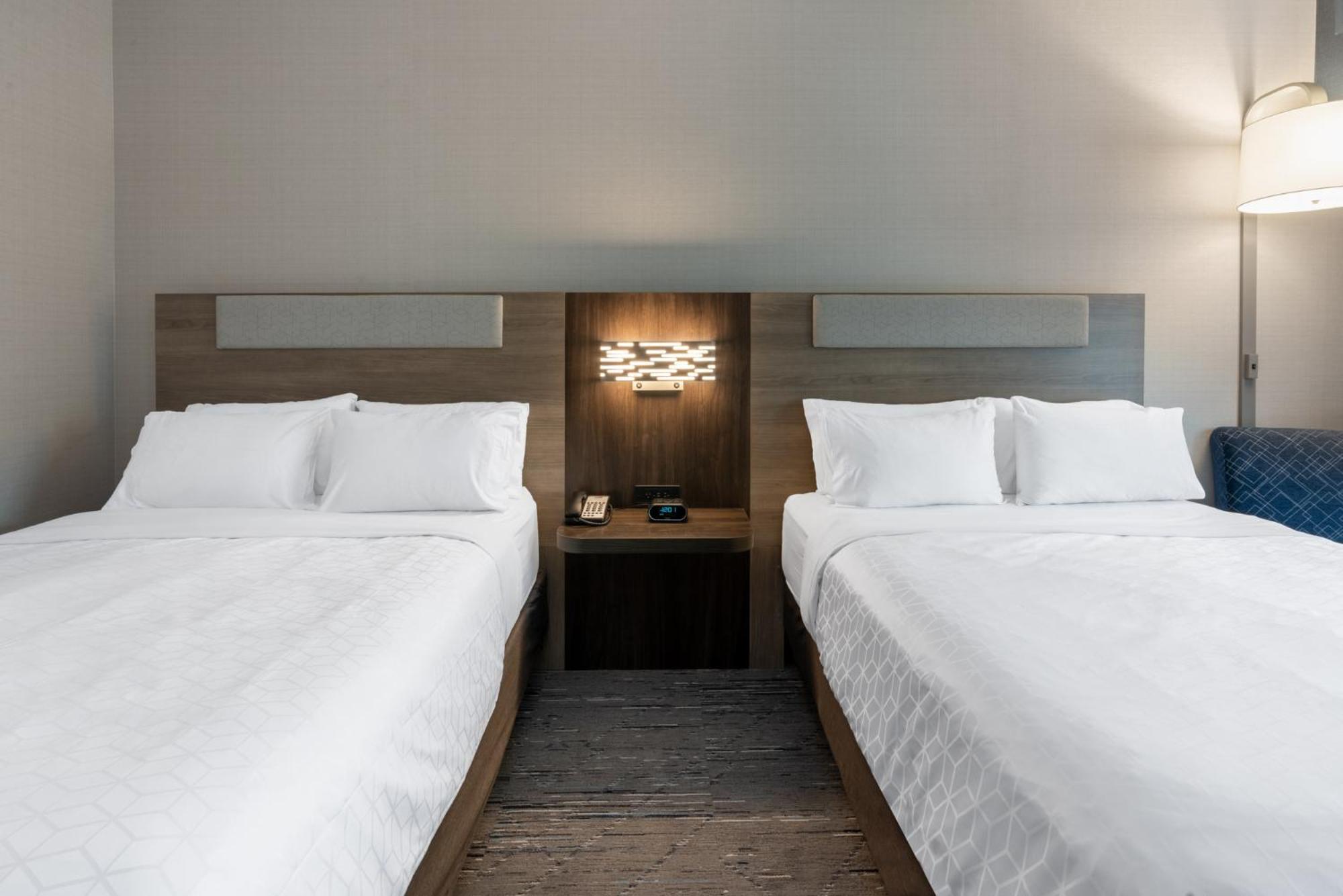 Holiday Inn Express & Suites Vaughan-Southwest By Ihg Extérieur photo