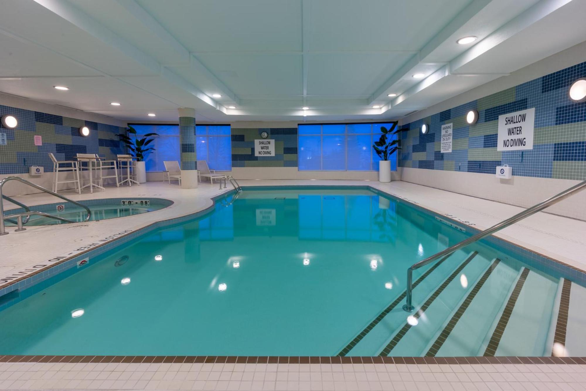 Holiday Inn Express & Suites Vaughan-Southwest By Ihg Extérieur photo