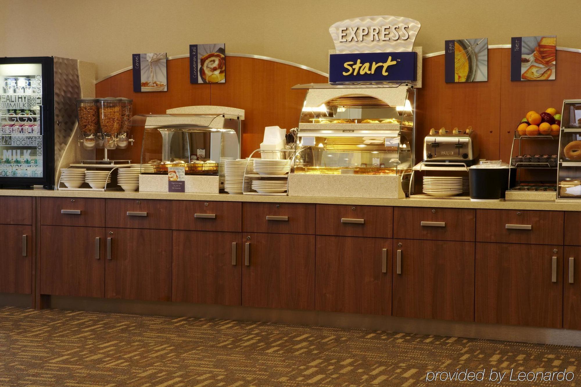 Holiday Inn Express & Suites Vaughan-Southwest By Ihg Extérieur photo