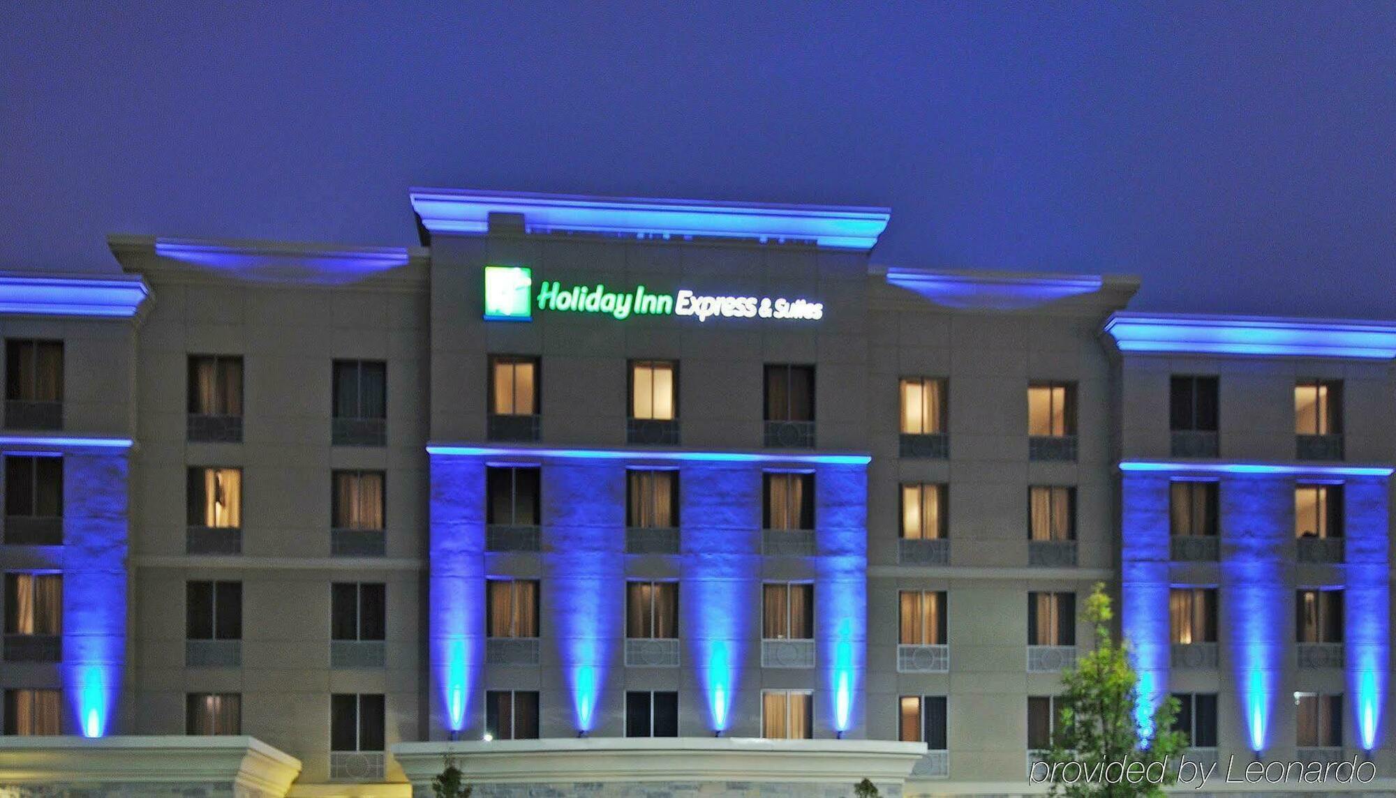 Holiday Inn Express & Suites Vaughan-Southwest By Ihg Extérieur photo